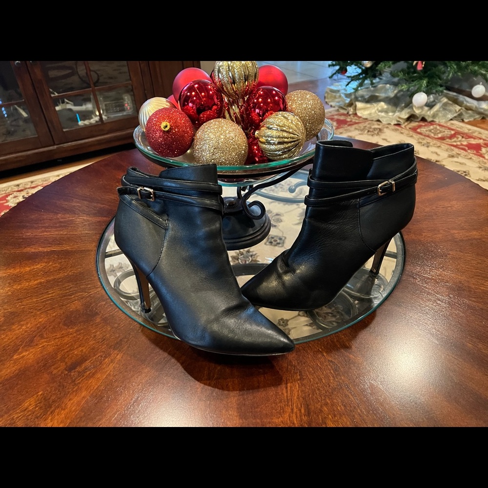 Saks fifth Ave Leather ankle boots with high heels